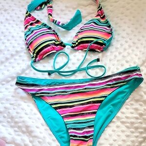 "OAKLEY" Reversible swimsuit, bra size is XS and panties M, 👍🏼 👌 💛